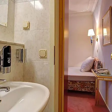 Hotell Arde Zentrum 2*